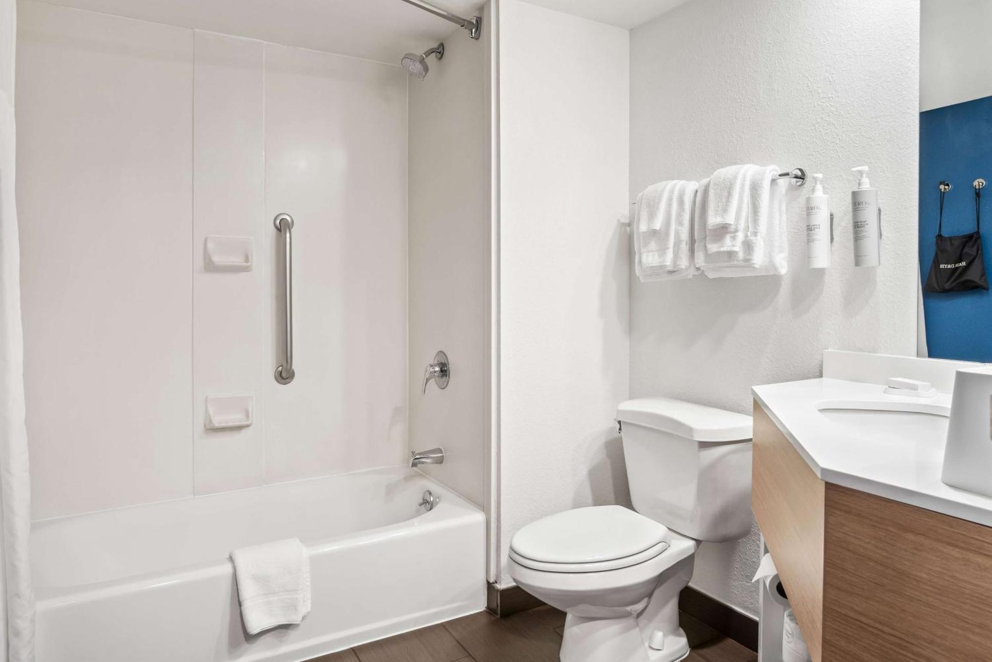 Surestay Plus Hotel By Best Western Stevensville St Joseph Exterior photo