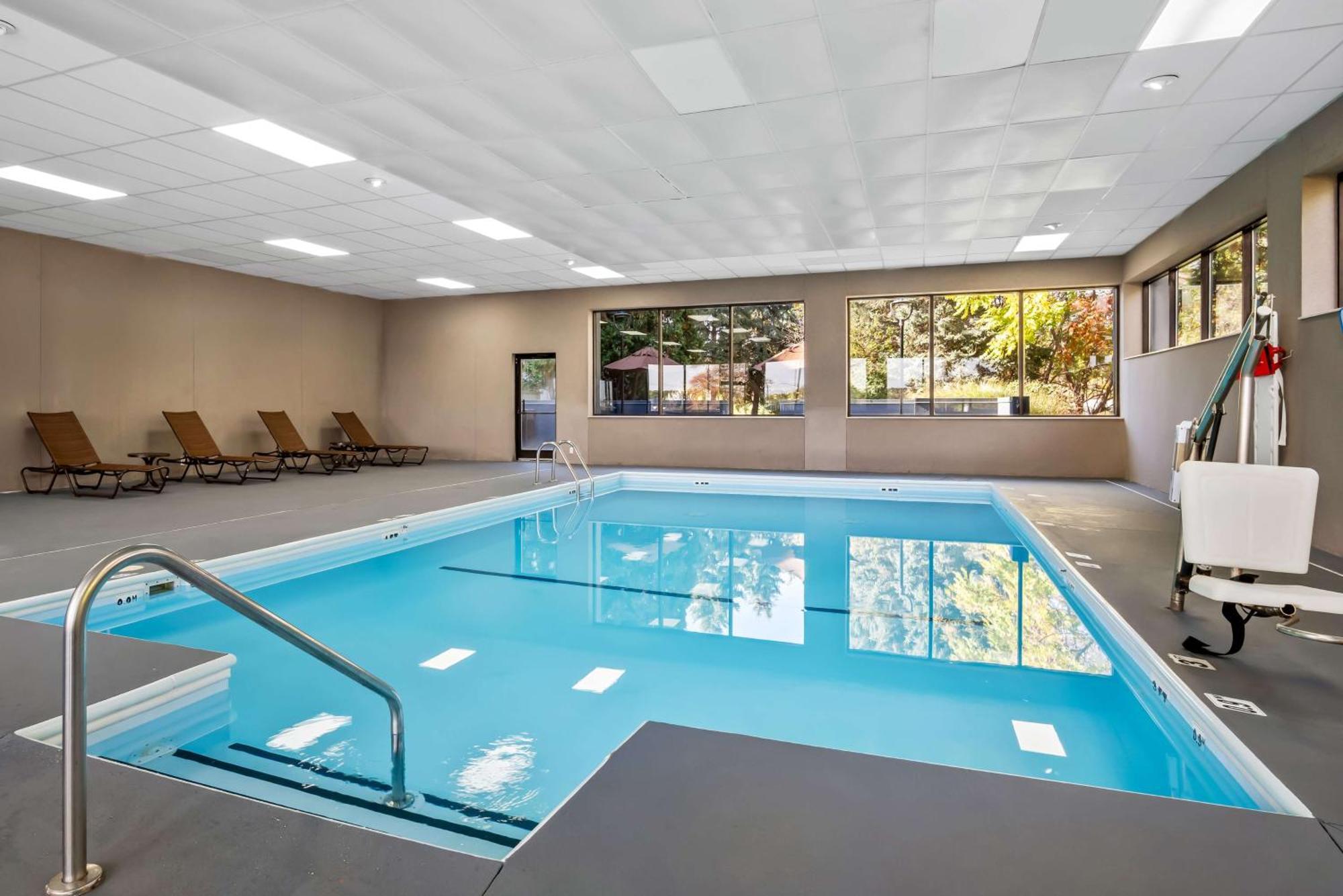 Surestay Plus Hotel By Best Western Stevensville St Joseph Exterior photo